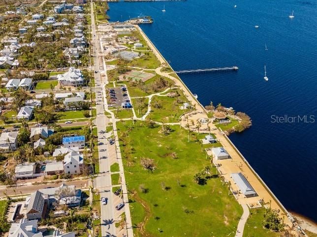 Под контрактом: $365,025 (4 спален, 3 ванн, 2437 Квадратных фут)