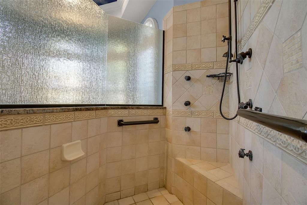 На продажу: $1,995,000 (4 спален, 4 ванн, 3848 Квадратных фут)