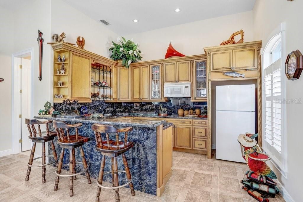 For Sale: $4,900,000 (5 beds, 6 baths, 7060 Square Feet)