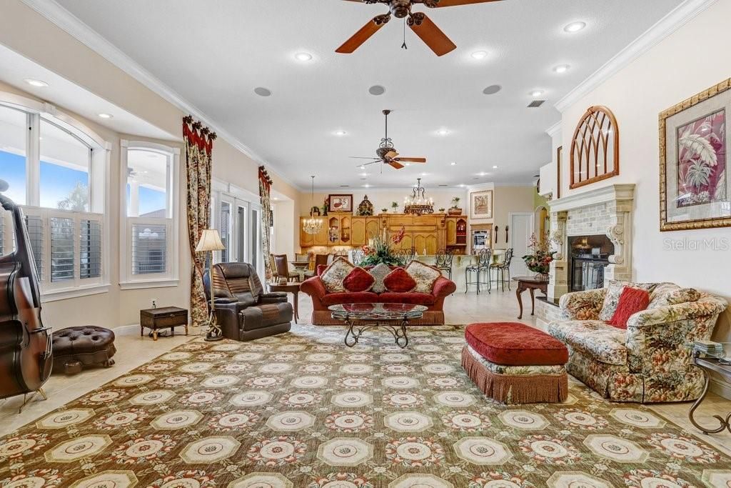 For Sale: $4,900,000 (5 beds, 6 baths, 7060 Square Feet)