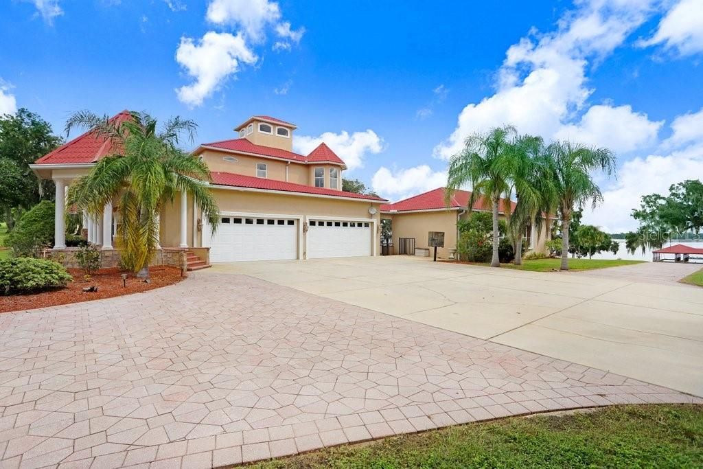 For Sale: $4,900,000 (5 beds, 6 baths, 7060 Square Feet)