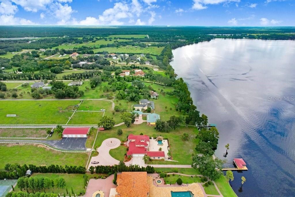 For Sale: $4,900,000 (5 beds, 6 baths, 7060 Square Feet)