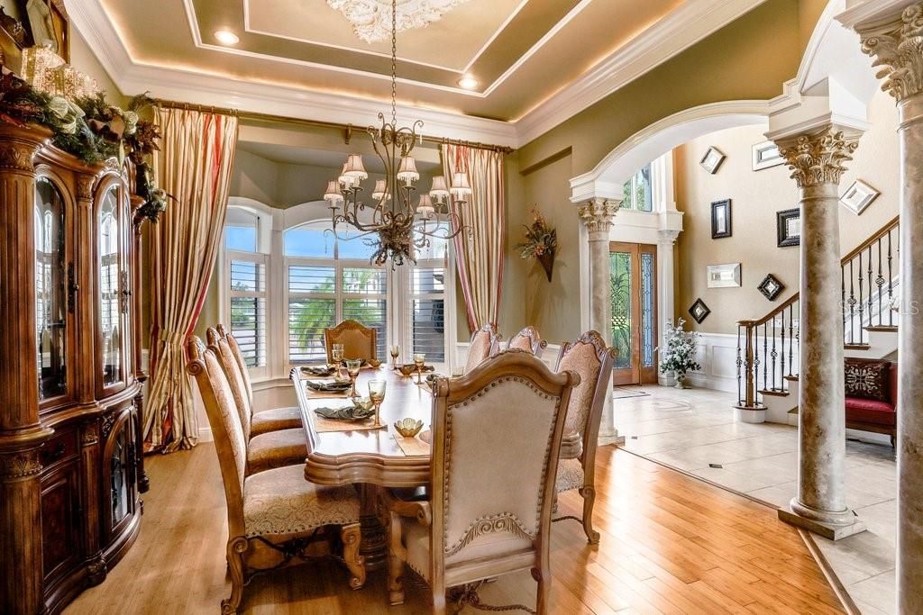 For Sale: $4,900,000 (5 beds, 6 baths, 7060 Square Feet)