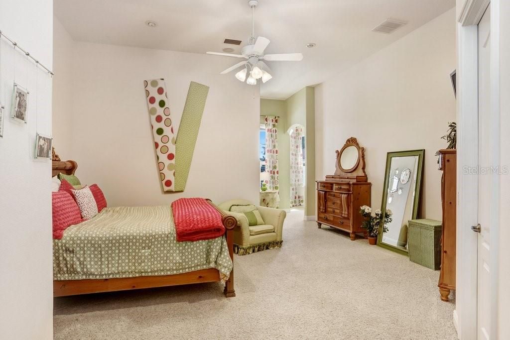 For Sale: $4,900,000 (5 beds, 6 baths, 7060 Square Feet)