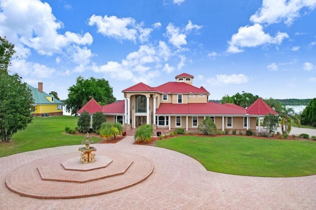 For Sale: $4,900,000 (5 beds, 6 baths, 7060 Square Feet)