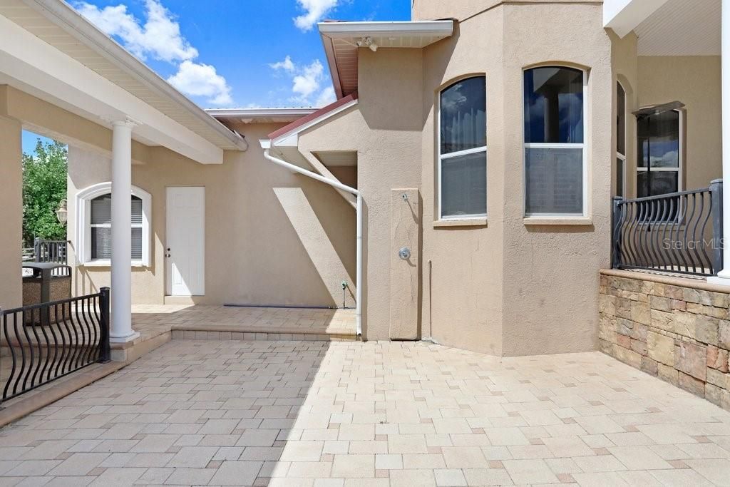 For Sale: $4,900,000 (5 beds, 6 baths, 7060 Square Feet)