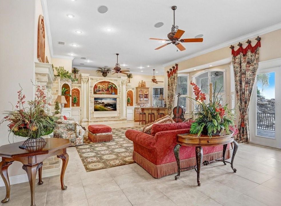 For Sale: $4,900,000 (5 beds, 6 baths, 7060 Square Feet)