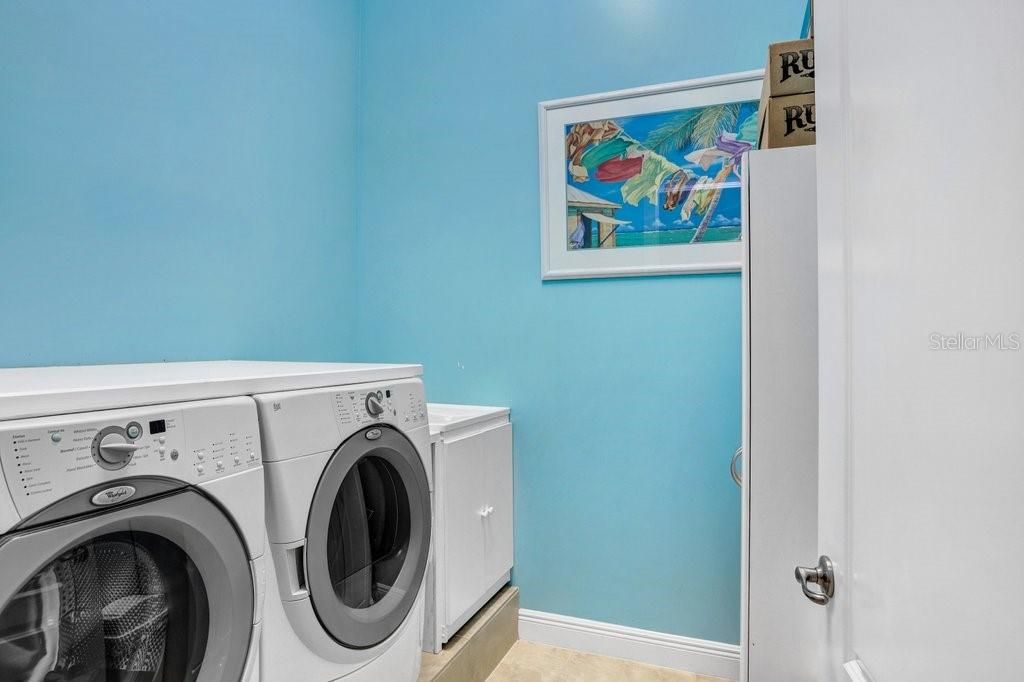 For Sale: $4,900,000 (5 beds, 6 baths, 7060 Square Feet)