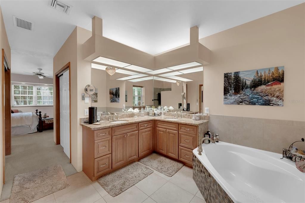 For Sale: $699,000 (4 beds, 2 baths, 2523 Square Feet)