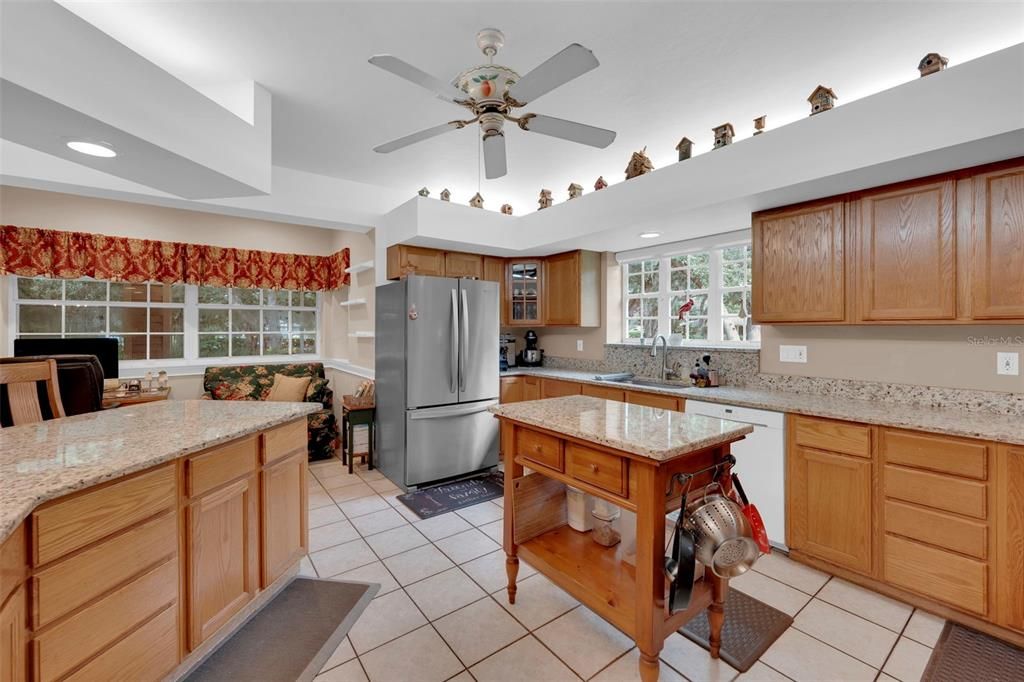 For Sale: $699,000 (4 beds, 2 baths, 2523 Square Feet)