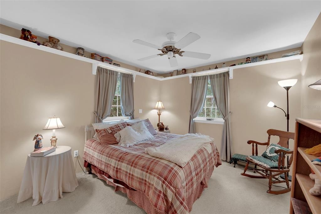 For Sale: $699,000 (4 beds, 2 baths, 2523 Square Feet)