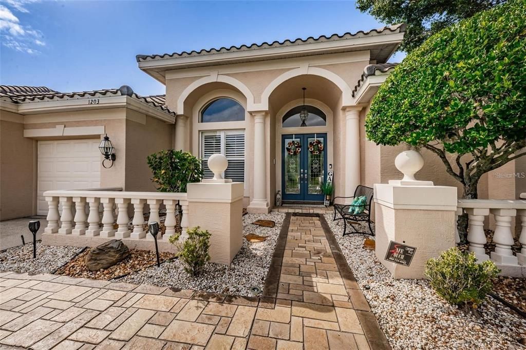 For Rent: $4,390 (4 beds, 3 baths, 2775 Square Feet)