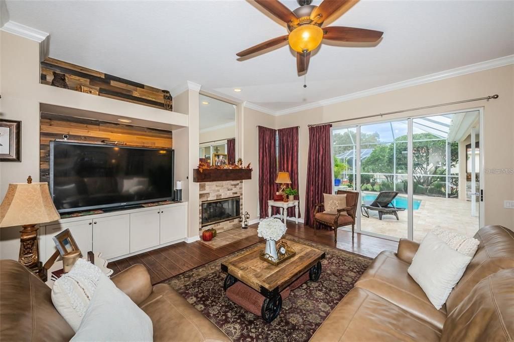 For Rent: $4,390 (4 beds, 3 baths, 2775 Square Feet)