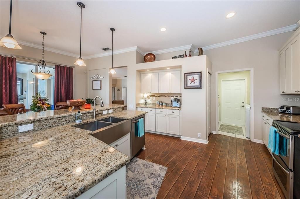 For Rent: $4,390 (4 beds, 3 baths, 2775 Square Feet)