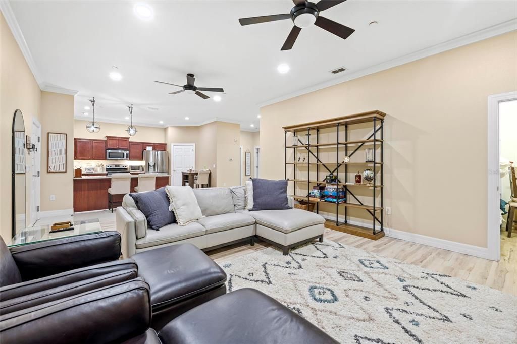 Activo con contrato: $219,000 (2 camas, 2 baños, 1674 Pies cuadrados)