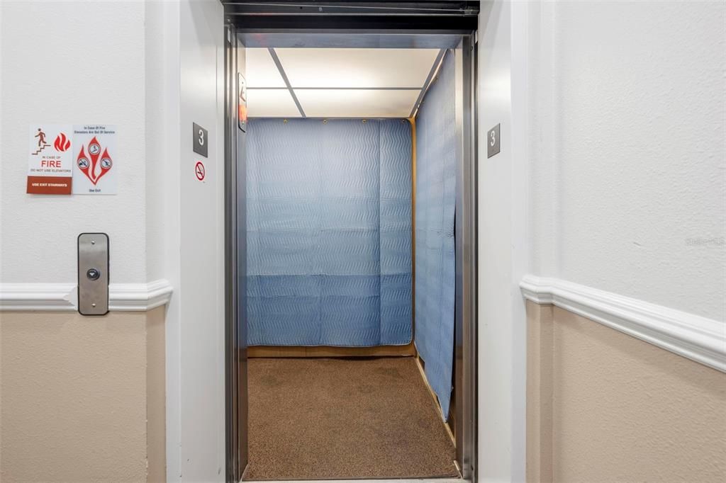 Activo con contrato: $219,000 (2 camas, 2 baños, 1674 Pies cuadrados)