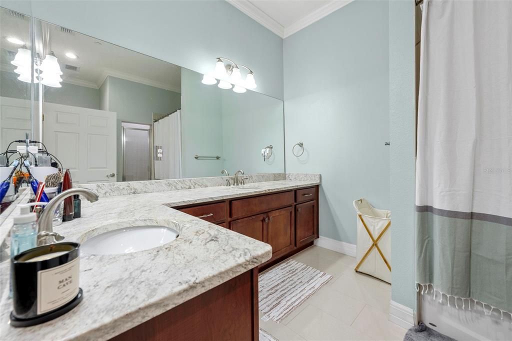 Activo con contrato: $219,000 (2 camas, 2 baños, 1674 Pies cuadrados)