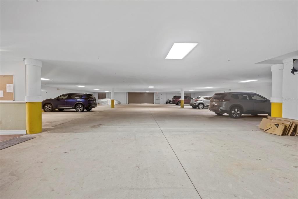 Activo con contrato: $219,000 (2 camas, 2 baños, 1674 Pies cuadrados)