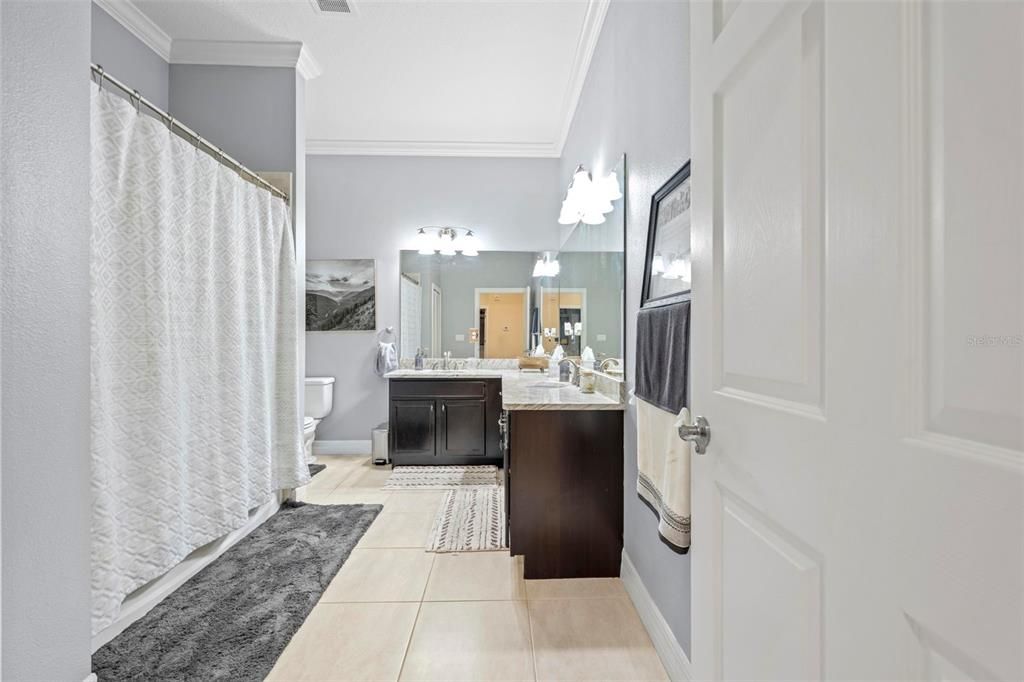 Activo con contrato: $219,000 (2 camas, 2 baños, 1674 Pies cuadrados)