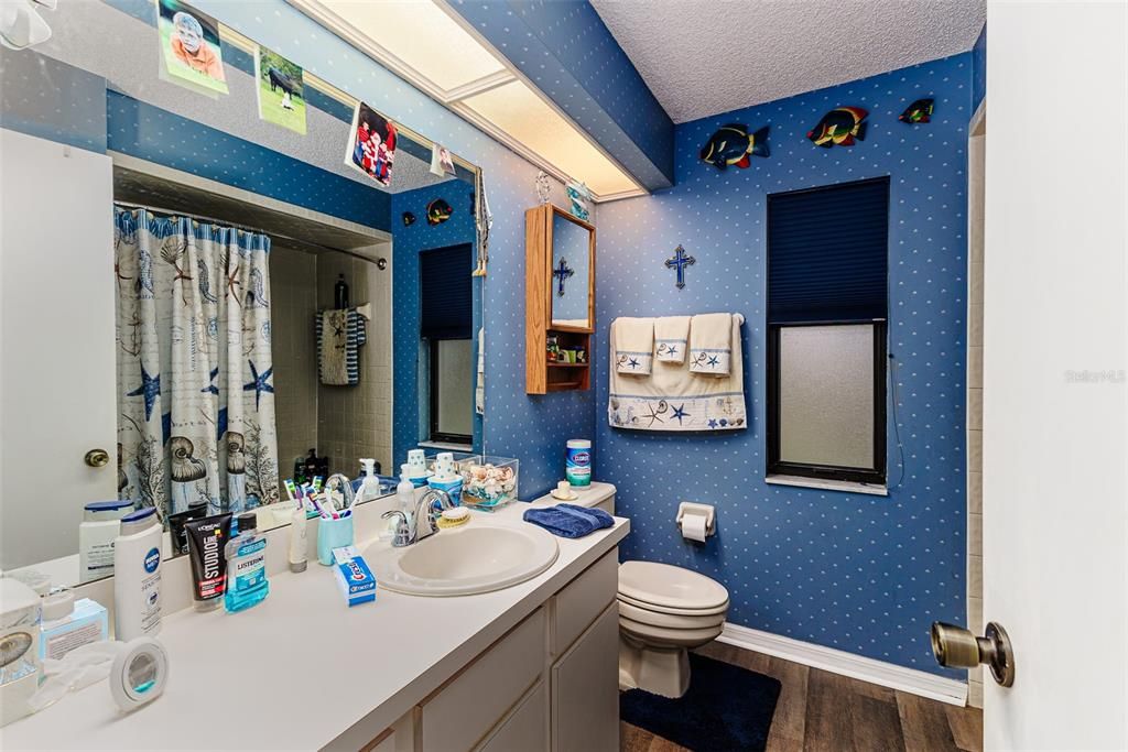 Под контрактом: $499,900 (4 спален, 2 ванн, 2063 Квадратных фут)