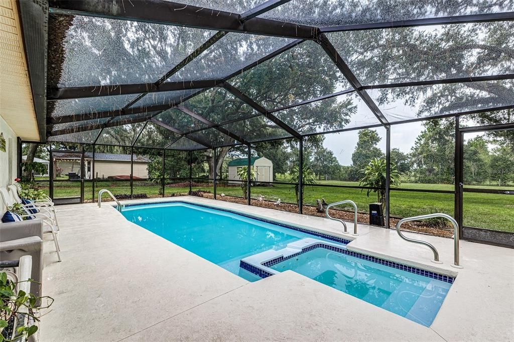 Под контрактом: $499,900 (4 спален, 2 ванн, 2063 Квадратных фут)