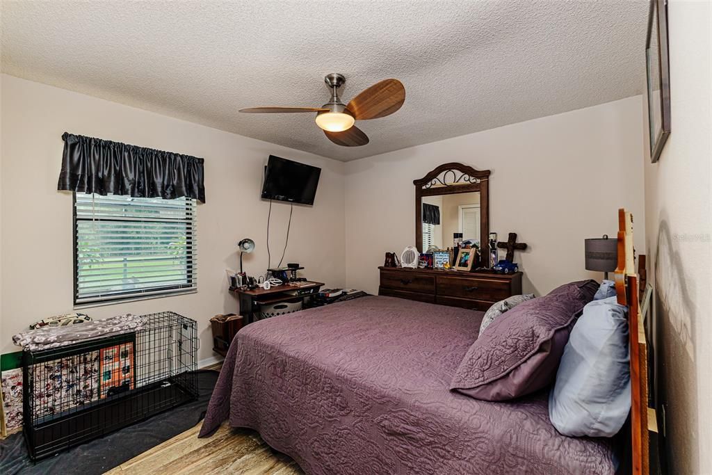 Под контрактом: $499,900 (4 спален, 2 ванн, 2063 Квадратных фут)