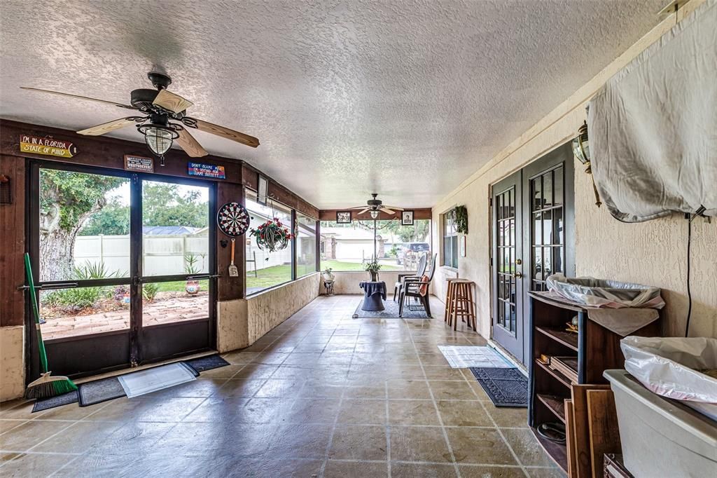 Под контрактом: $499,900 (4 спален, 2 ванн, 2063 Квадратных фут)