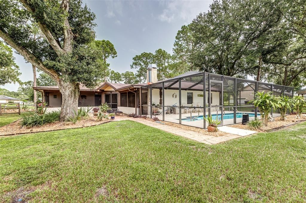 Под контрактом: $499,900 (4 спален, 2 ванн, 2063 Квадратных фут)