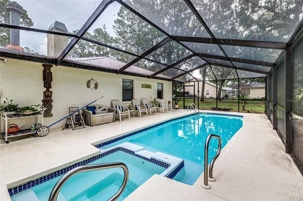 Под контрактом: $499,900 (4 спален, 2 ванн, 2063 Квадратных фут)