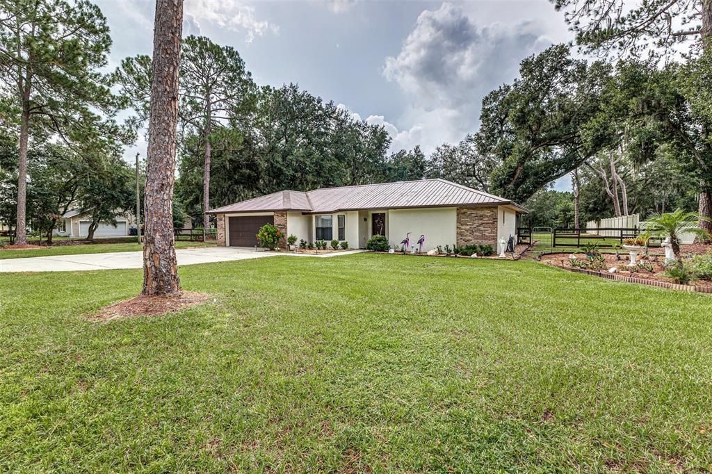 Под контрактом: $499,900 (4 спален, 2 ванн, 2063 Квадратных фут)