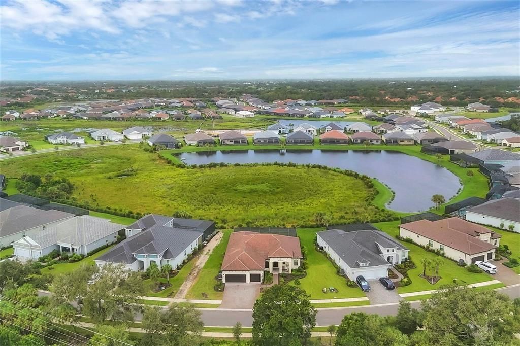 Activo con contrato: $849,900 (3 camas, 3 baños, 2563 Pies cuadrados)