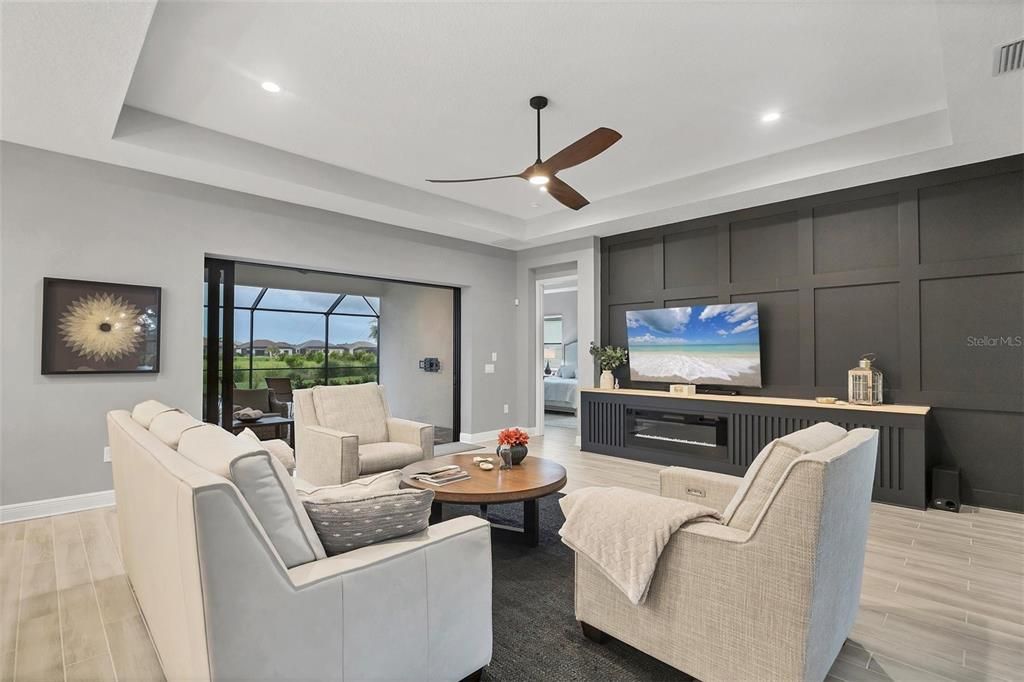 Activo con contrato: $849,900 (3 camas, 3 baños, 2563 Pies cuadrados)