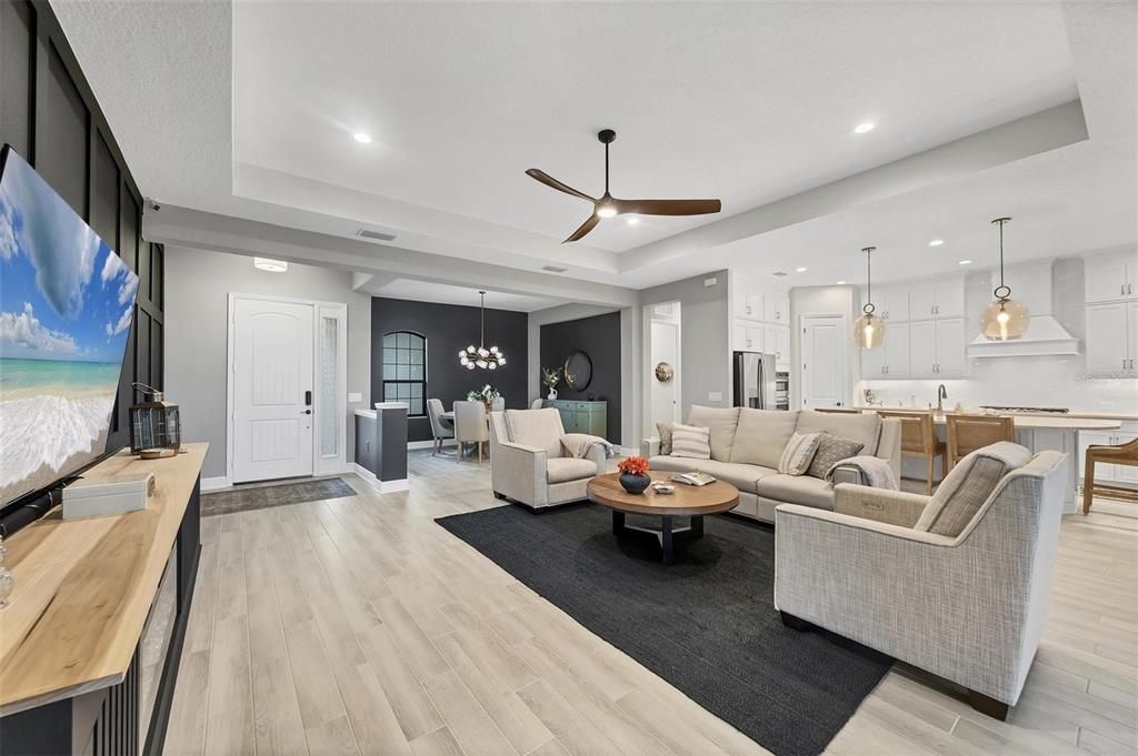 Activo con contrato: $849,900 (3 camas, 3 baños, 2563 Pies cuadrados)