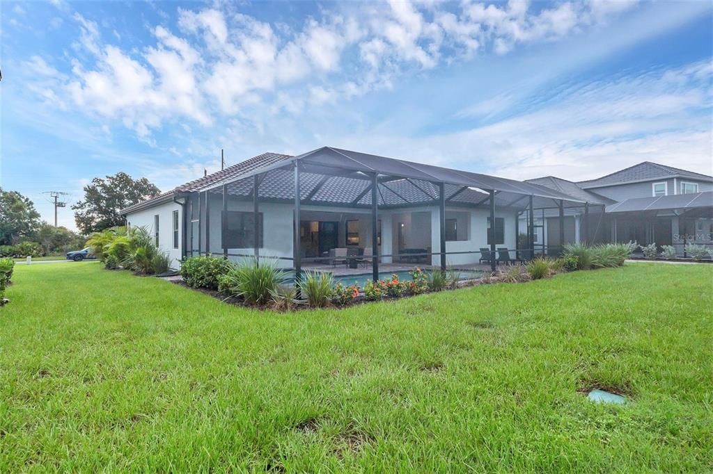 Activo con contrato: $849,900 (3 camas, 3 baños, 2563 Pies cuadrados)