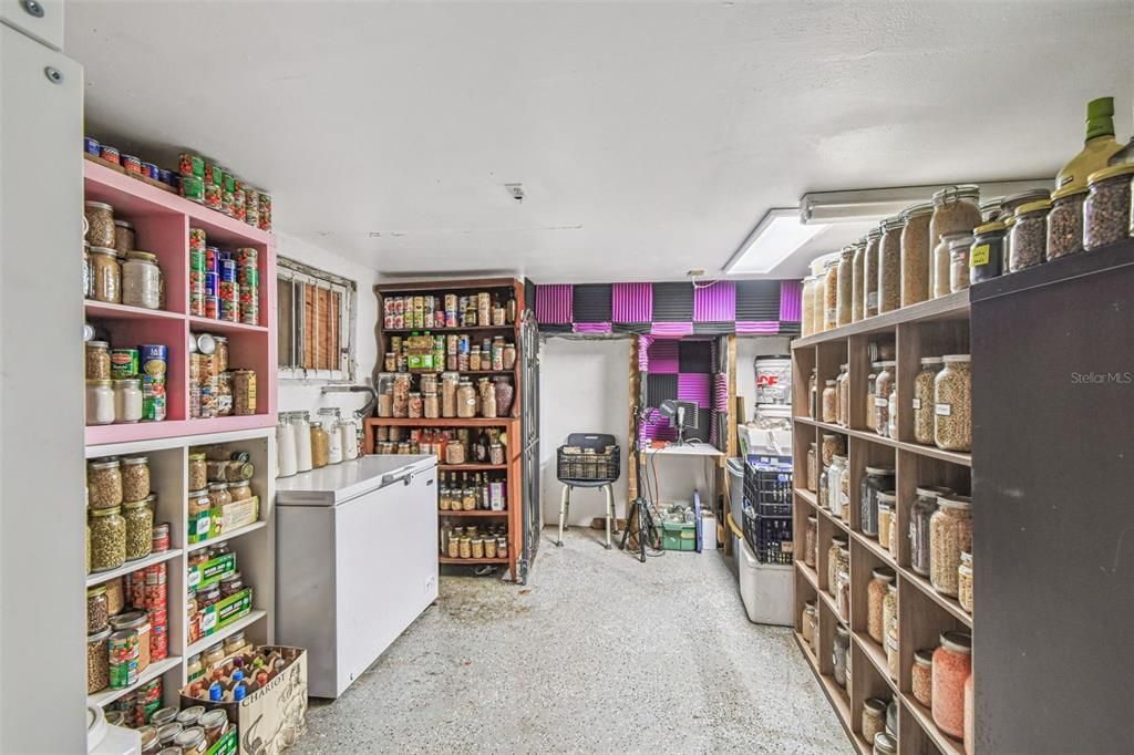 For Sale: $1,699,000 (8 beds, 7 baths, 1505 Square Feet)