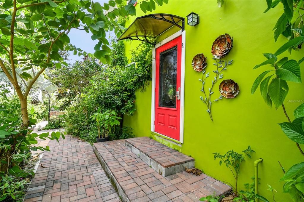 For Sale: $1,699,000 (8 beds, 7 baths, 1505 Square Feet)