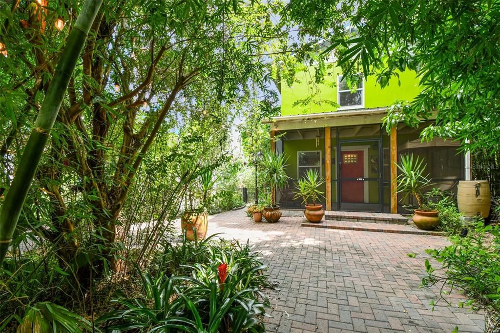 For Sale: $1,699,000 (8 beds, 7 baths, 1505 Square Feet)