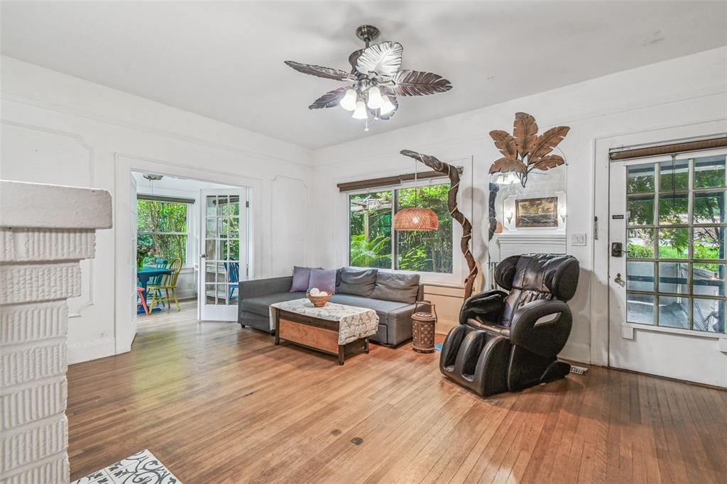 For Sale: $1,699,000 (8 beds, 7 baths, 1505 Square Feet)