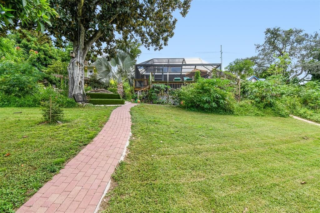 For Sale: $1,699,000 (8 beds, 7 baths, 1505 Square Feet)