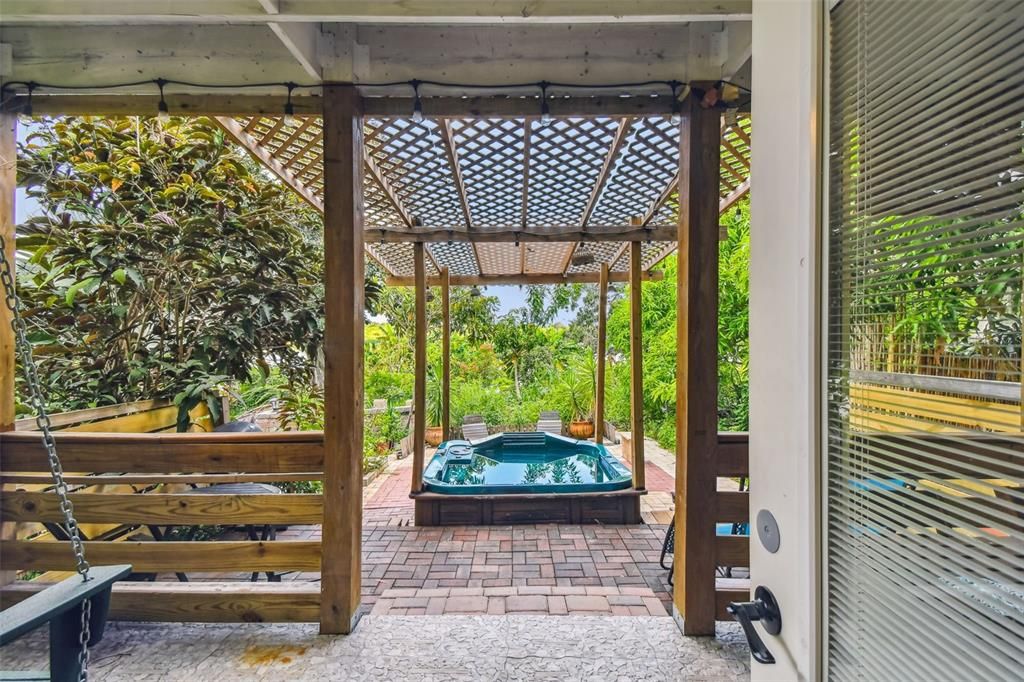 For Sale: $1,699,000 (8 beds, 7 baths, 1505 Square Feet)