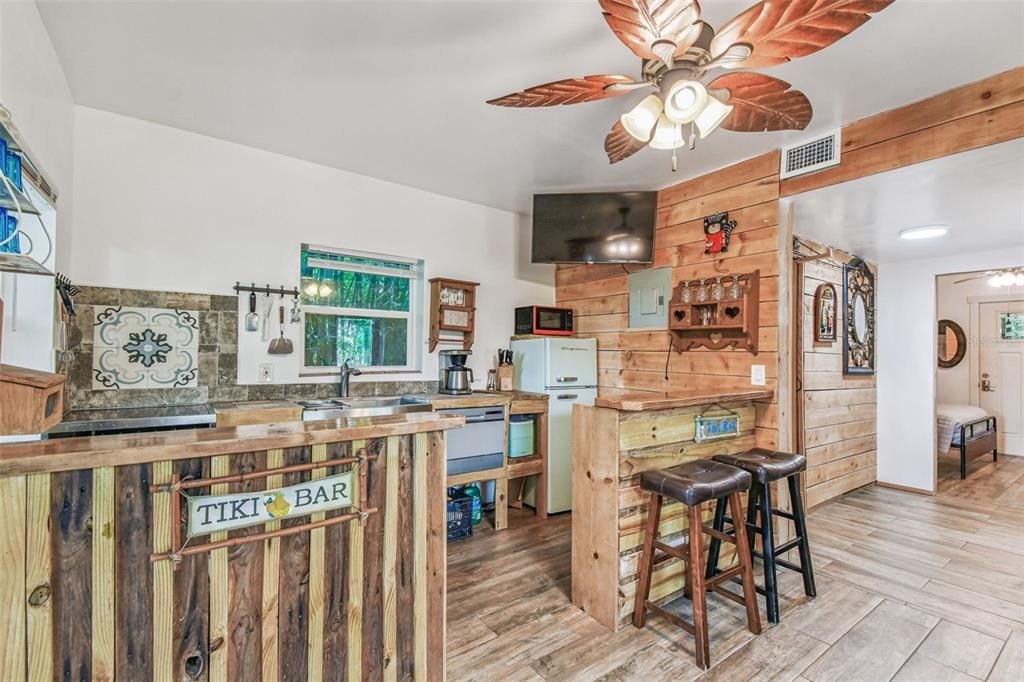 For Sale: $1,699,000 (8 beds, 7 baths, 1505 Square Feet)