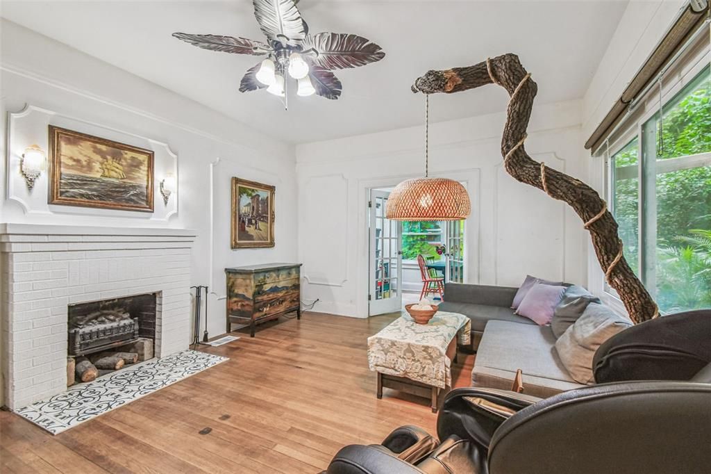 For Sale: $1,699,000 (8 beds, 7 baths, 1505 Square Feet)