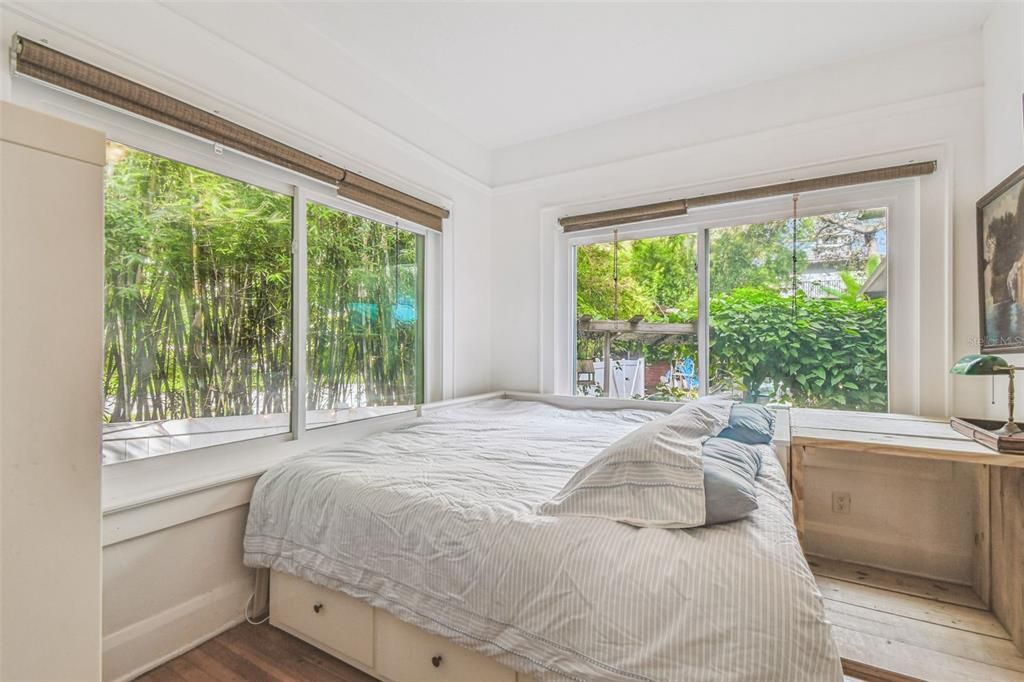 For Sale: $1,699,000 (8 beds, 7 baths, 1505 Square Feet)