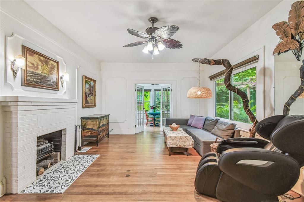 For Sale: $1,699,000 (8 beds, 7 baths, 1505 Square Feet)