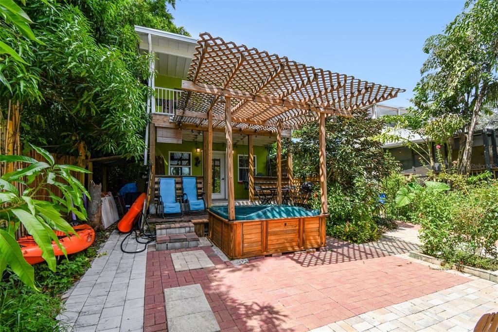 For Sale: $1,699,000 (8 beds, 7 baths, 1505 Square Feet)