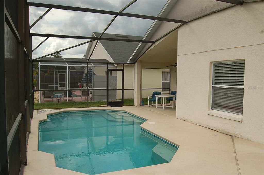 待售: $435,000 (4 贝兹, 2 浴室, 1822 平方英尺)