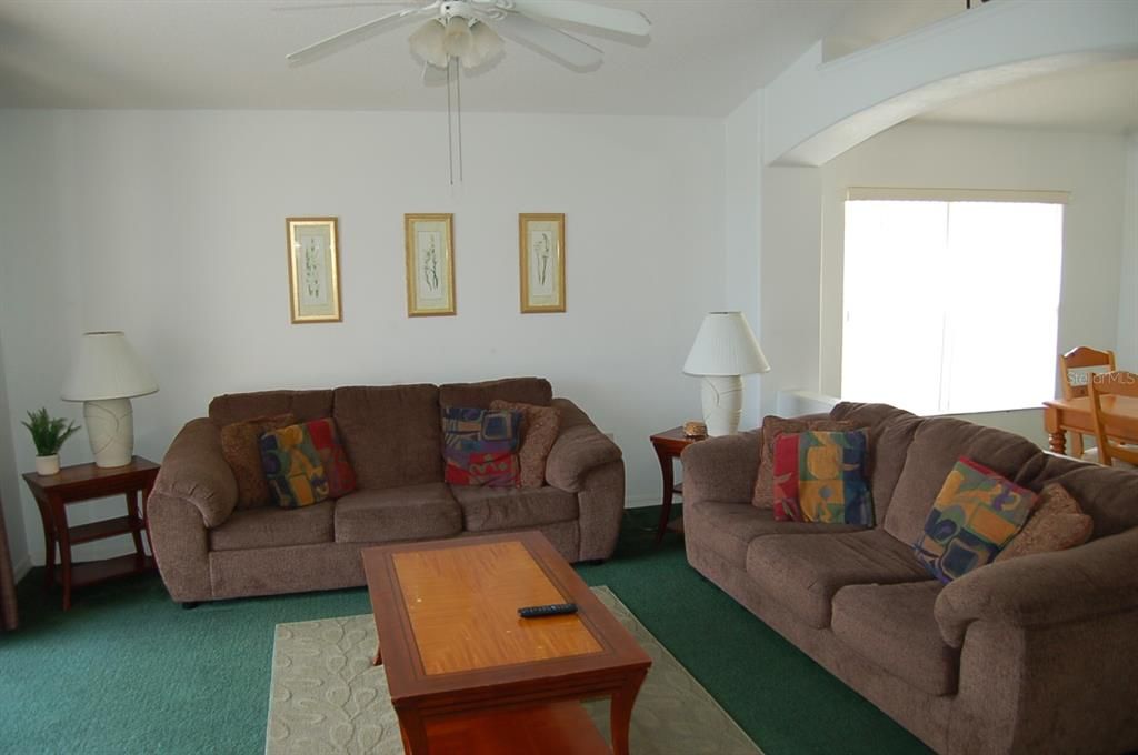 待售: $435,000 (4 贝兹, 2 浴室, 1822 平方英尺)