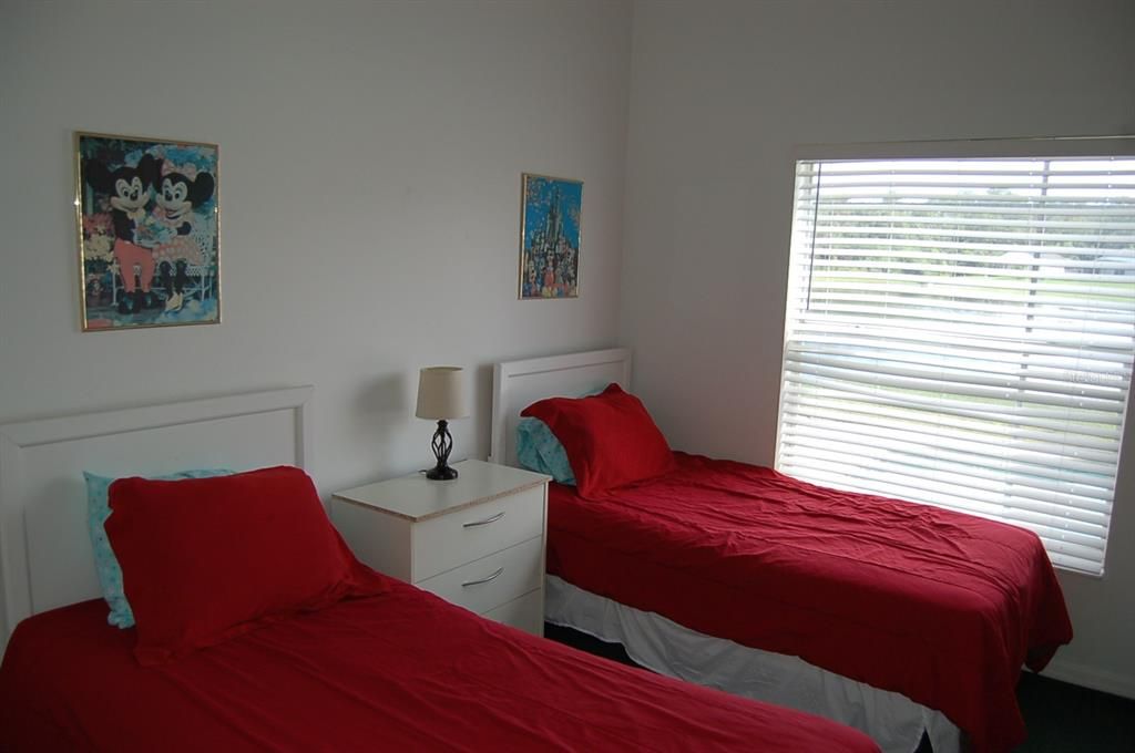 待售: $435,000 (4 贝兹, 2 浴室, 1822 平方英尺)