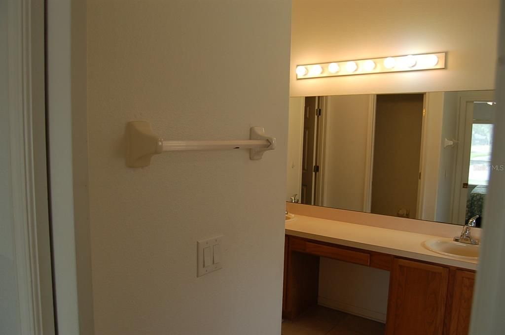 待售: $435,000 (4 贝兹, 2 浴室, 1822 平方英尺)