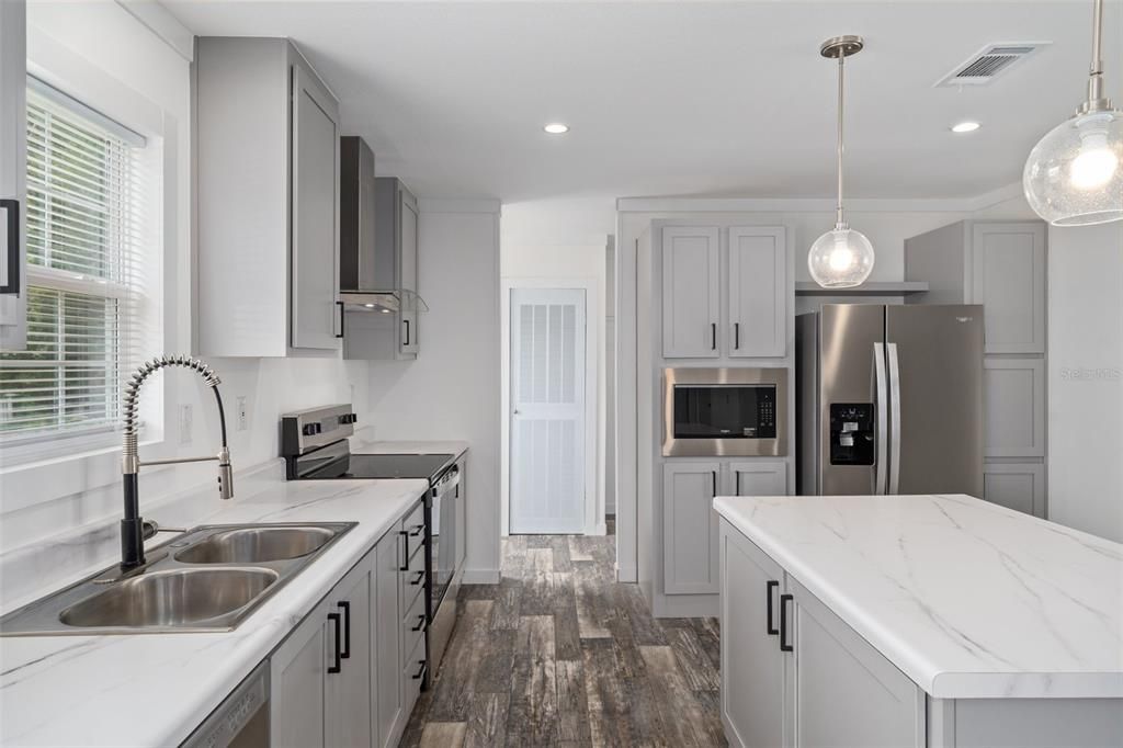 На продажу: $229,000 (3 спален, 2 ванн, 1493 Квадратных фут)